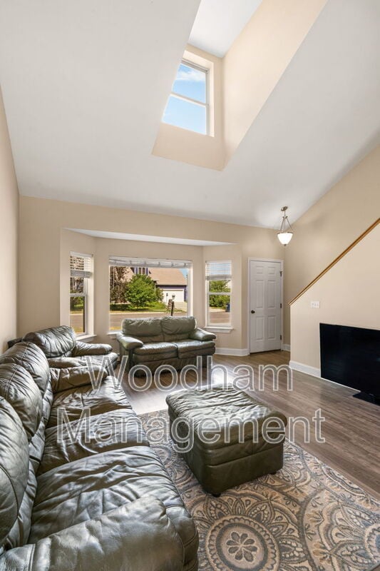 Building Photo - 306 Golden Valley Dr