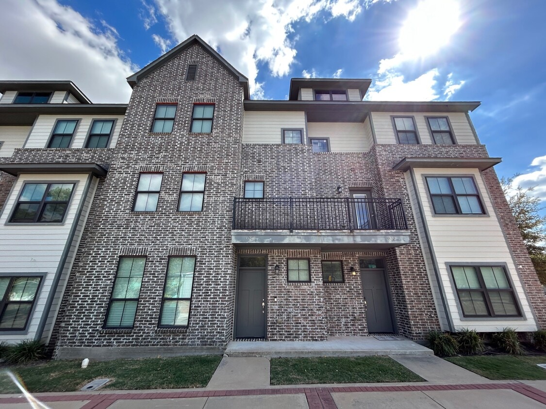 Foto principal - 632 Clay St