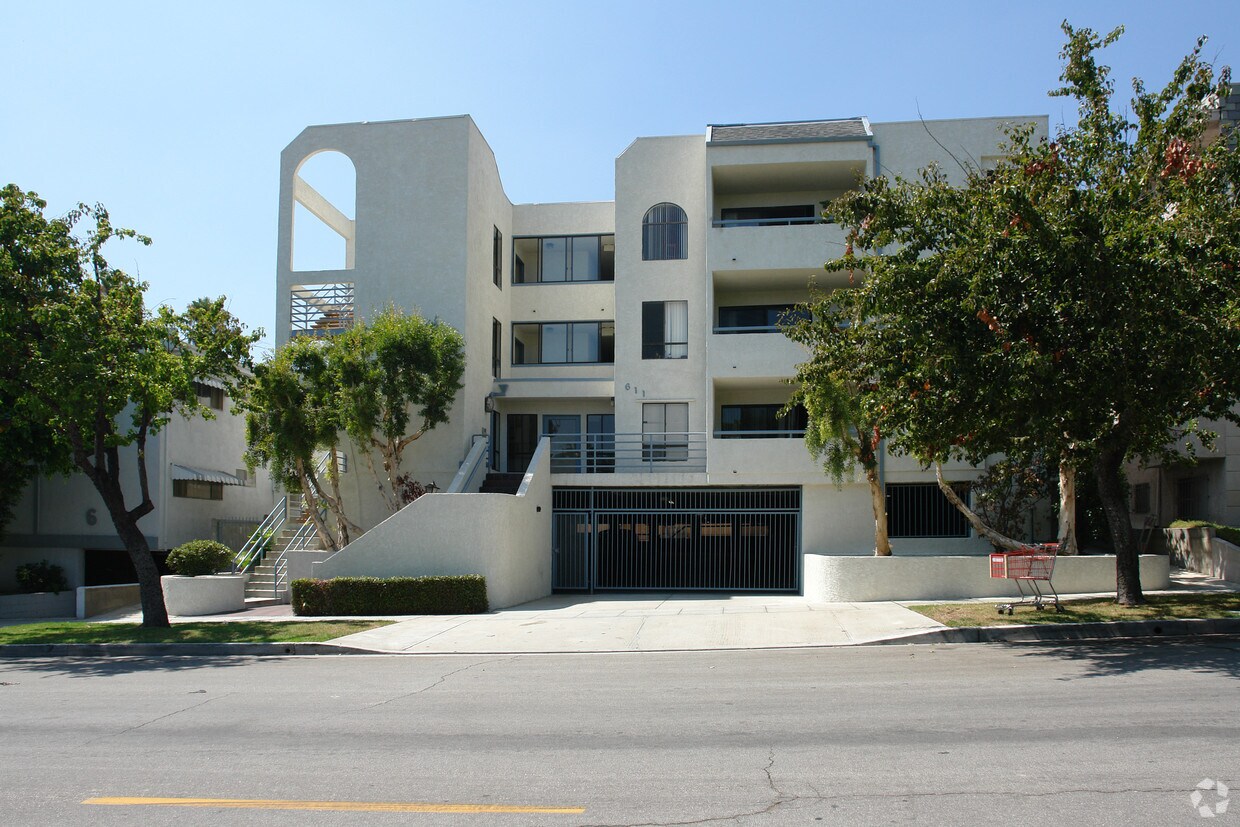 Building Photo - 611 E Angeleno Apartments