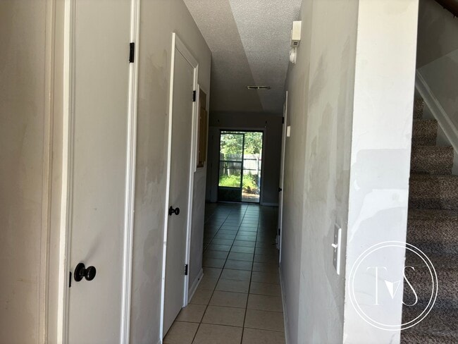 Foto del edificio - RATE DROP ALERT (was $1400/month) and SUMM...