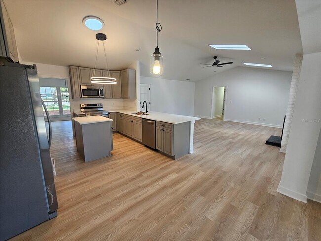 Building Photo - 149 Spring Chase Cir