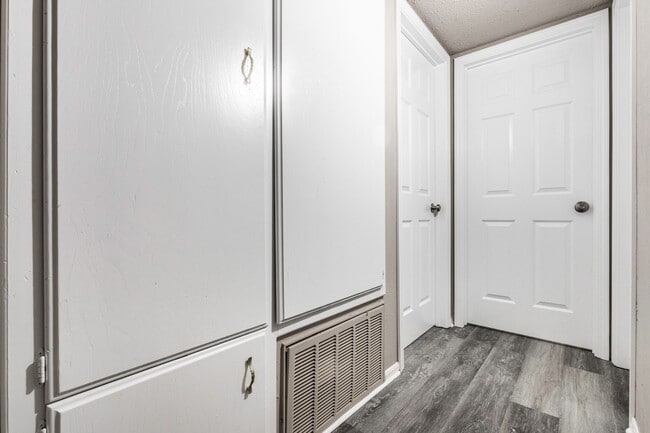 Building Photo - 918 Delmar Cir