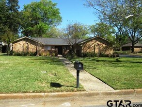 Building Photo - 328 Brookwood Dr