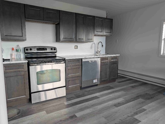 Building Photo - 2 Waterview Dr
