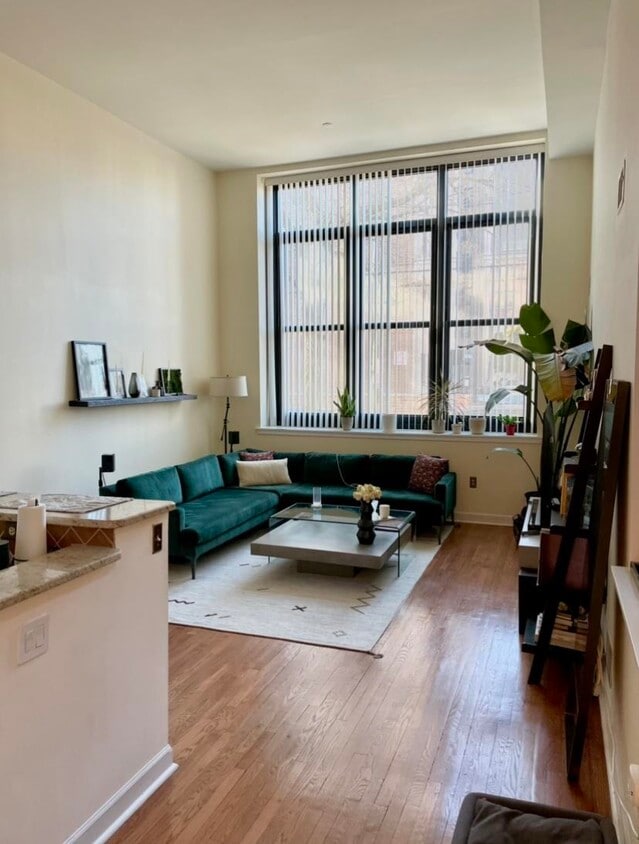 Primary Photo - 518-530 Gregory Ave