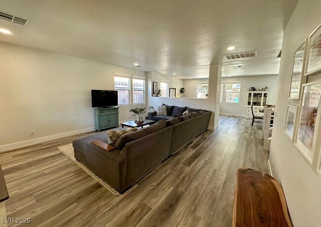 Building Photo - 11057 Village Ridge Ln