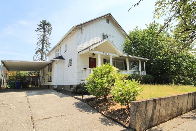 Building Photo - UNIVERSITY LIVING - Beautiful 5 Bedroom Ho...