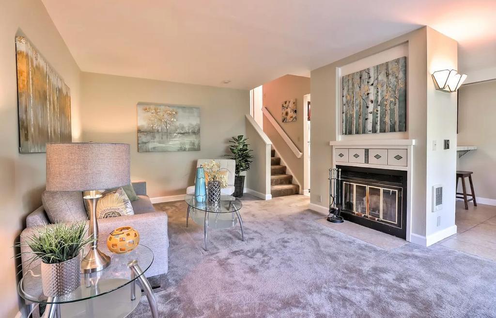 Living room - 882 La Barbera Dr