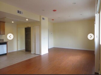 Building Photo - 14826 Vanowen St