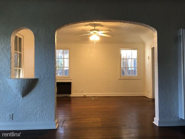 Foto del edificio - 2 br, 1 bath House - 905 N Stanley Ave