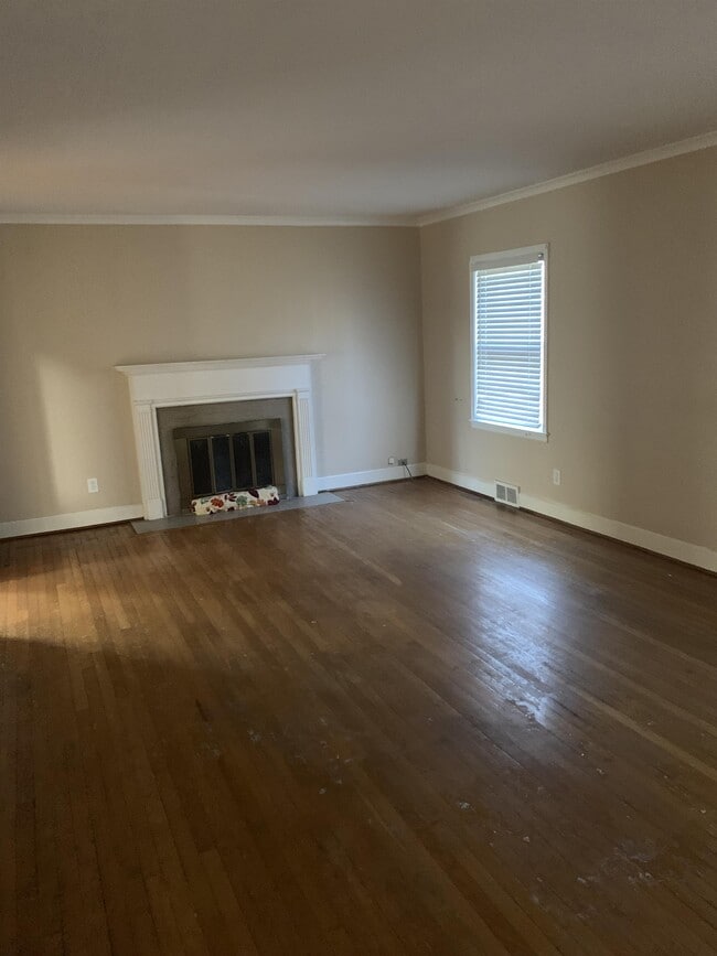 Building Photo - 1494 Meadowthorpe Ave