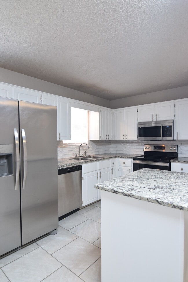 Foto del edificio - 4613 Hank Dr