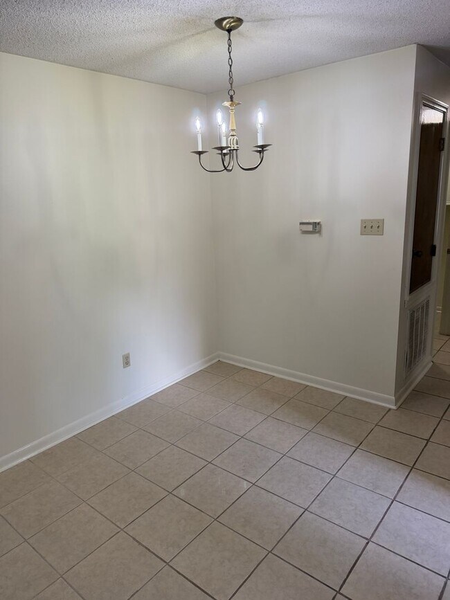 Building Photo - 3109-B Quail Court