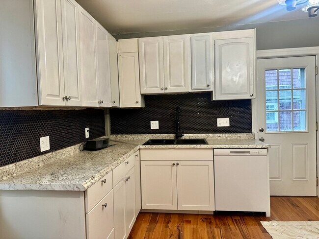 Building Photo - 8 Eastburn Pl