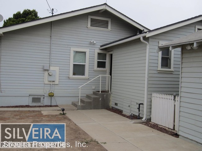 Building Photo - 208 E El Camino St