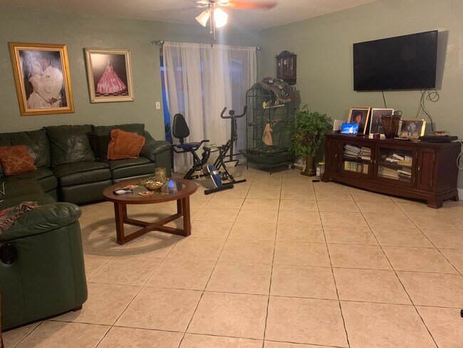 Foto del edificio - 10615 SW 200th St