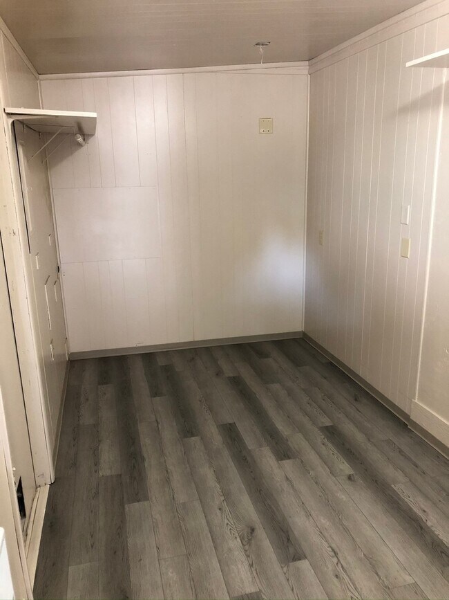 Foto del edificio - Newly Renovated Trailer at The Oak Creek Complex in McMinnville