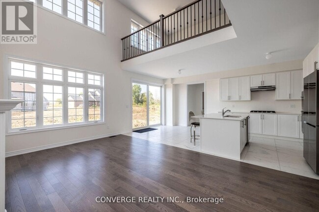 Building Photo - 11 Skyvue Cres