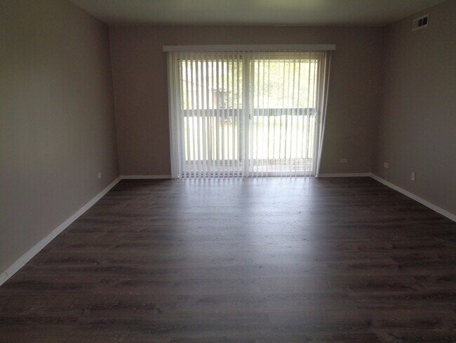 Foto del edificio - 16W585 Mockingbird Ln