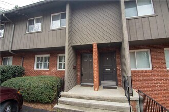 Building Photo - 1612 Briarcliff Rd NE
