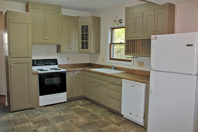 Kitchen - 819 8th St