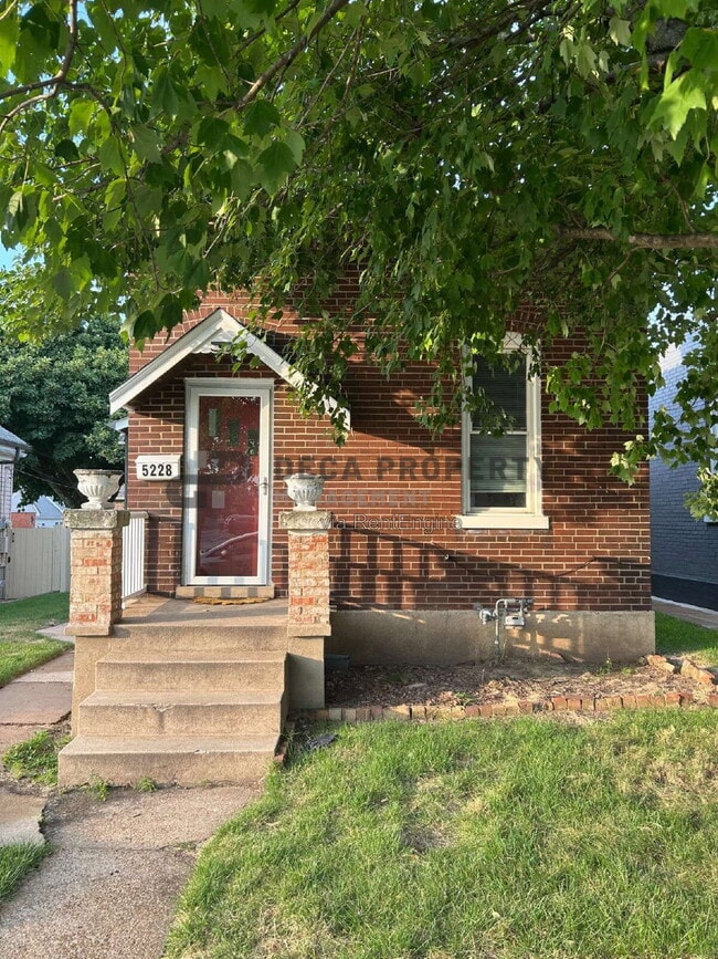 Building Photo - 5228 Northrup Ave
