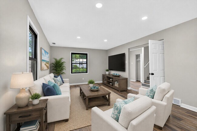 Foto del edificio - 2390 Teakwood Manor Dr