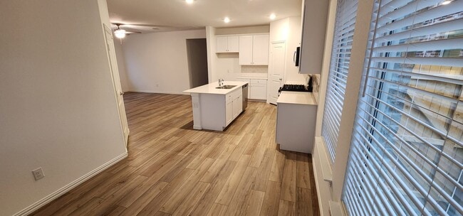 Building Photo - 10029 Little Tree Ln