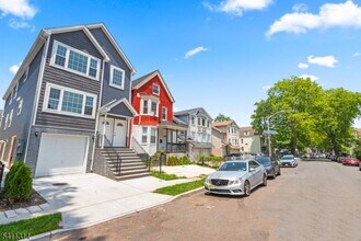 Building Photo - 147 N 15th St