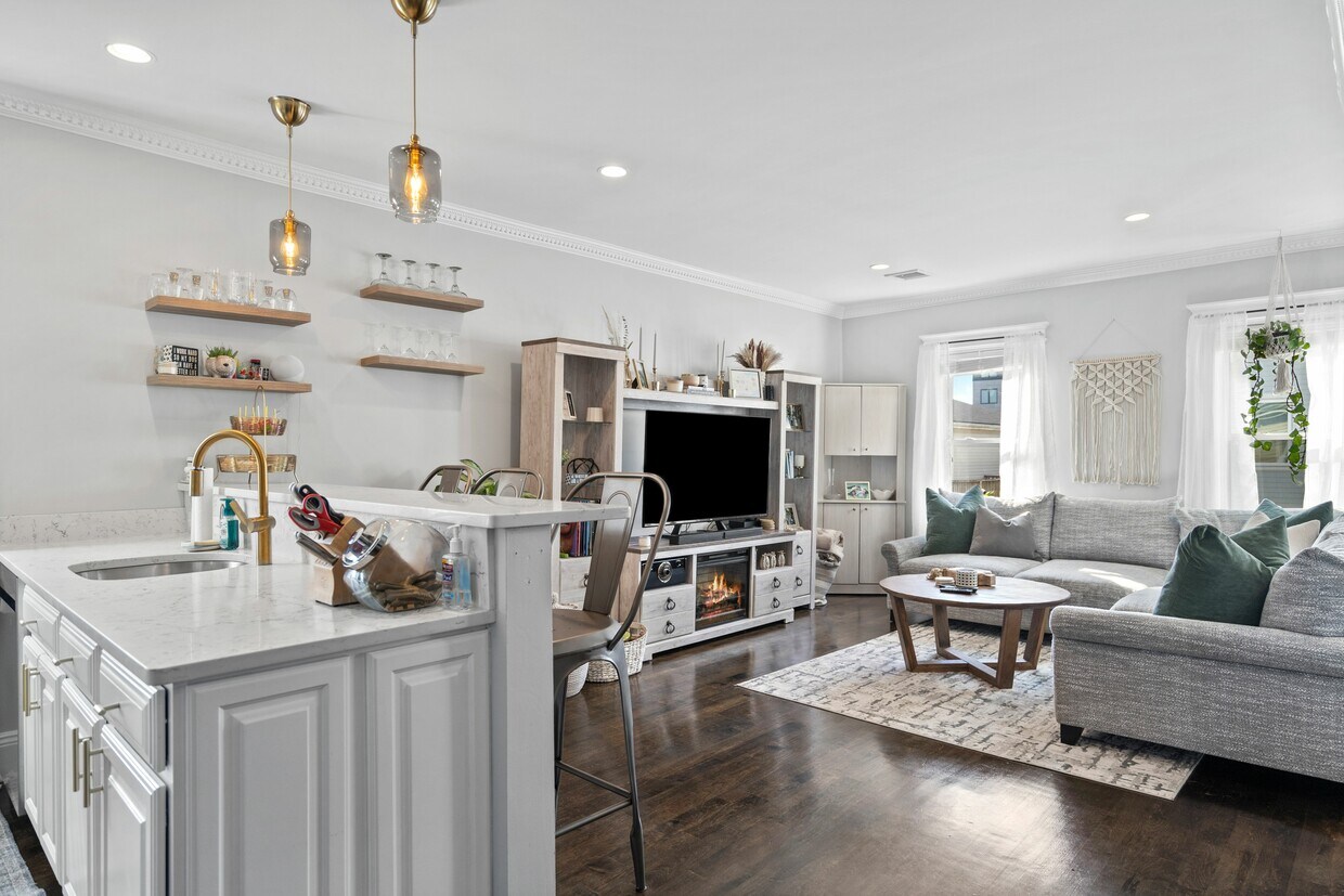 Photo - 174 W 9th St (Boston, MA)