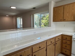 Building Photo - 1008 Harbor Heights Dr