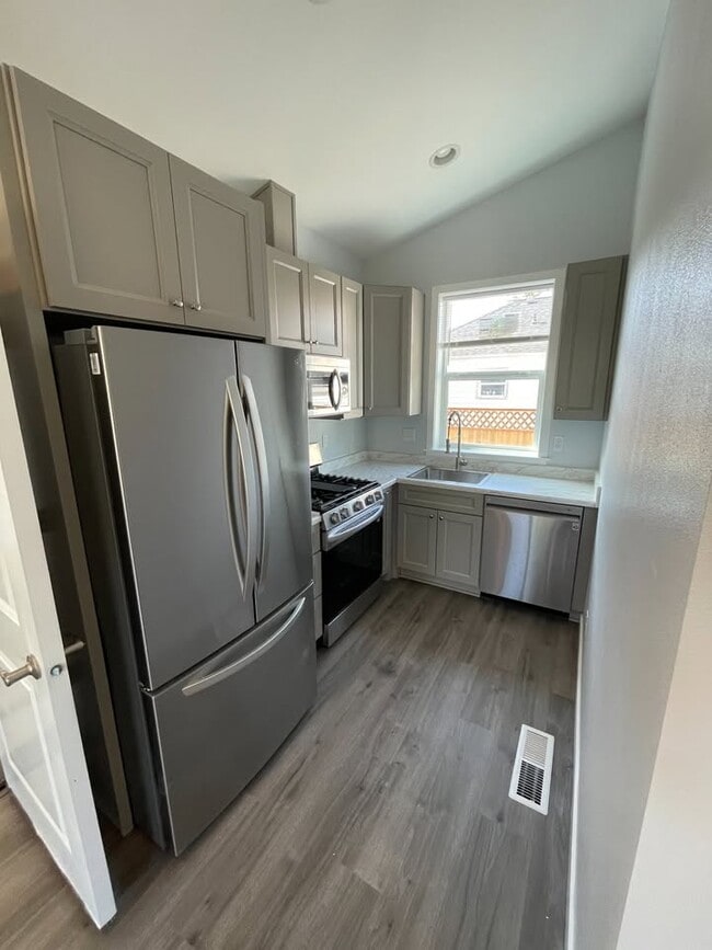 Foto del edificio - 1765 Waller St SE