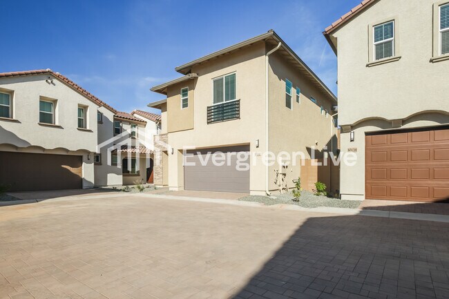 Building Photo - Hestia