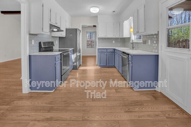 Foto del edificio - 5110 N Oaks Dr