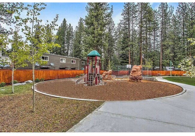 Building Photo - 1223 Bonanza Ave