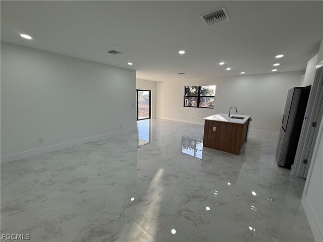 Building Photo - 1409 NW 21st Ct