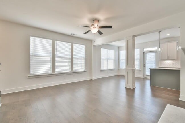 Building Photo - 126 Cannon Trce Dr