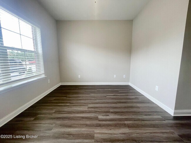 Foto del edificio - 8500 Westmont Dr