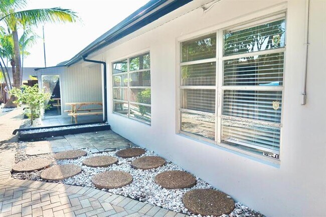 Foto del edificio - 110 SW 20th Ave