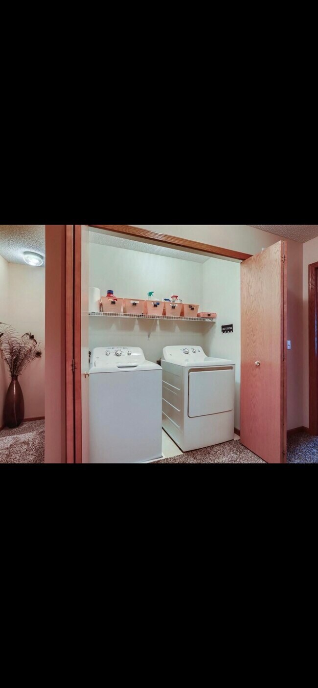 Foto del edificio - 7080 Quarry Ave NE
