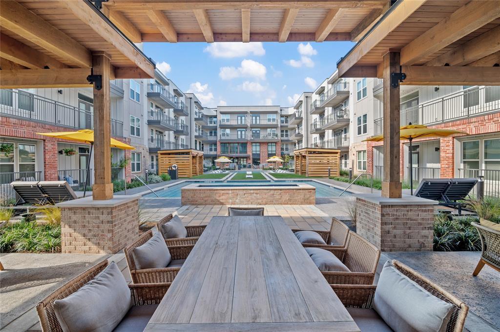 Foto principal - 250 N Vlg Dr