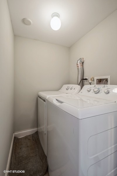Building Photo - Beautiful Bronzeville 2-bed - 1-bath - Gar...