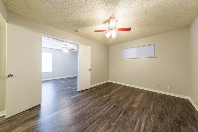 Building Photo - Popolo Village Apartments- Hyde Park