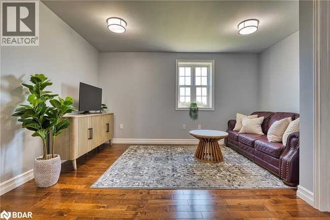 Building Photo - 305234 S Line