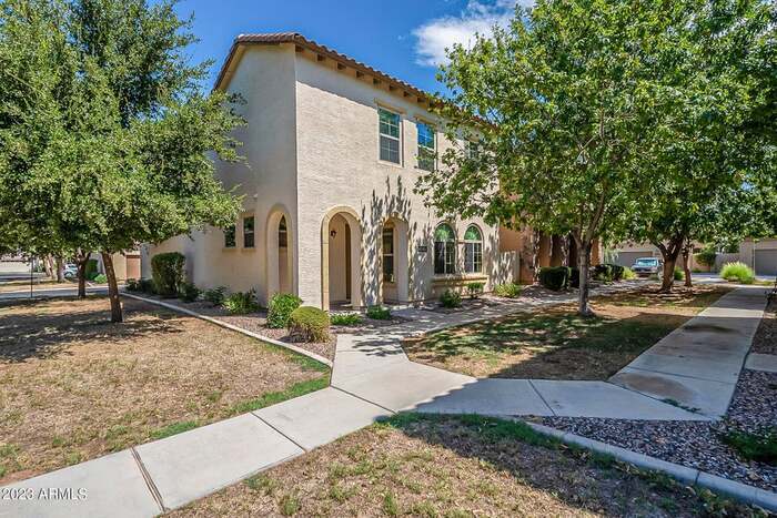 Primary Photo - Beautiful Power Ranch House!!