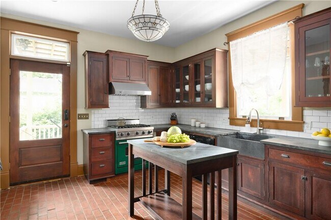 Foto del edificio - 70 Kirkwood Rd NE