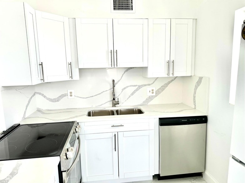 Photo - 3080 Lake Osborne Dr Unit 202