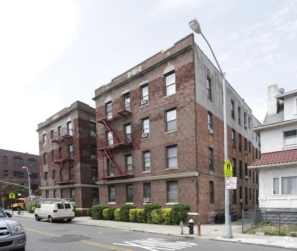 Foto del edificio - 1323 Avenue I