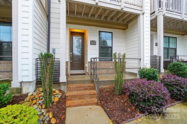 Building Photo - 1312 Nandina St