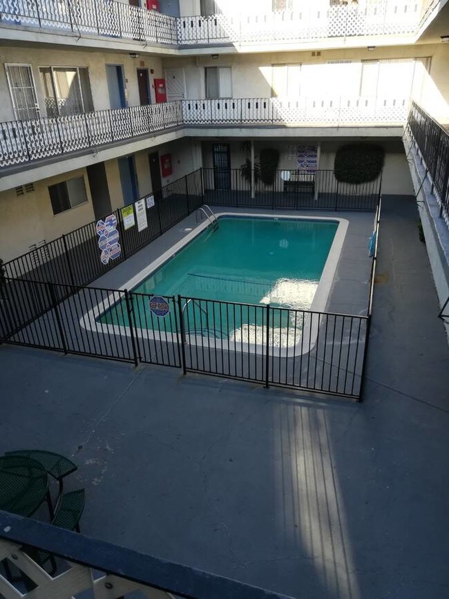 Foto del edificio - 7009 Coldwater Canyon Ave